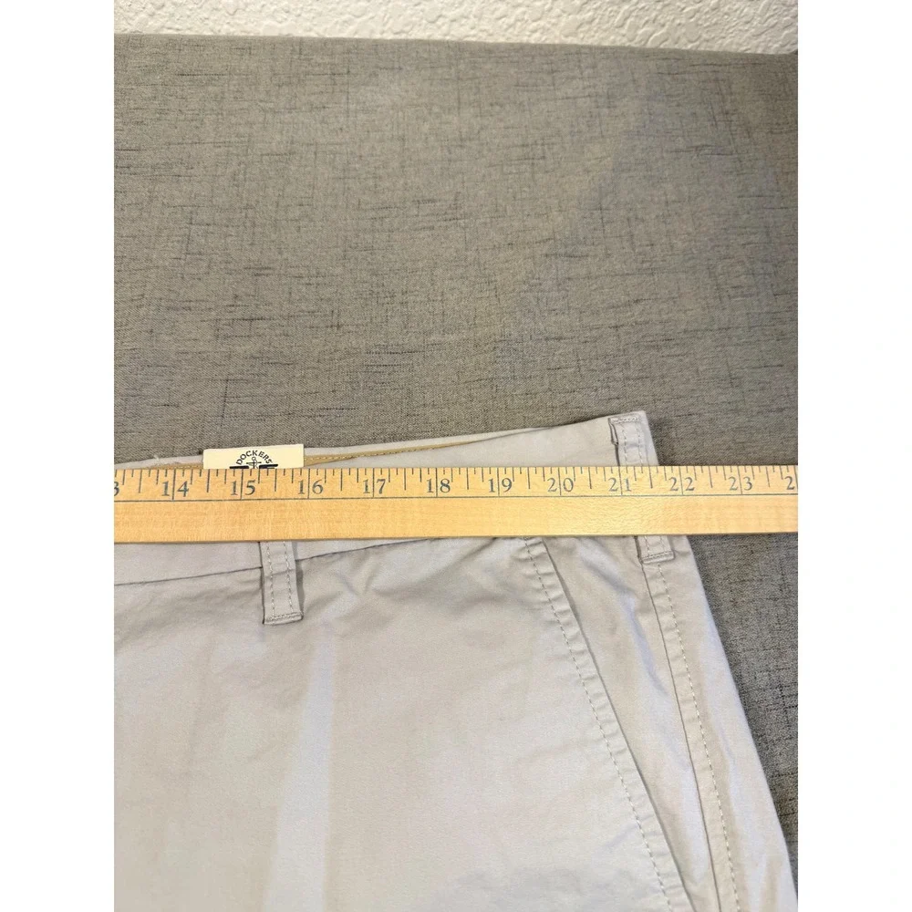 Dockers Ultimate Short Mens 42 Light Grey Flex Comfort Waistband Chino NEW